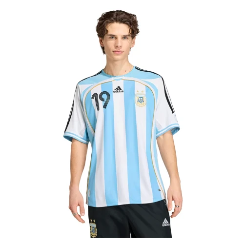 ANTIHUMAN_ADJN3708_VIEW1.webp